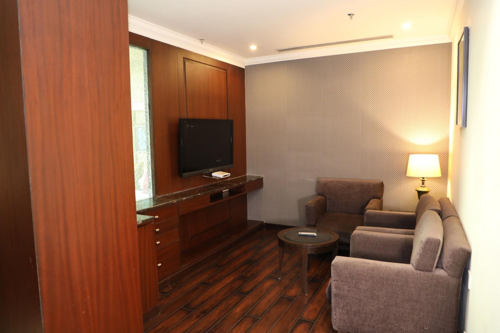 Ramada By Wyndham Jalandhar City Center Exterior foto
