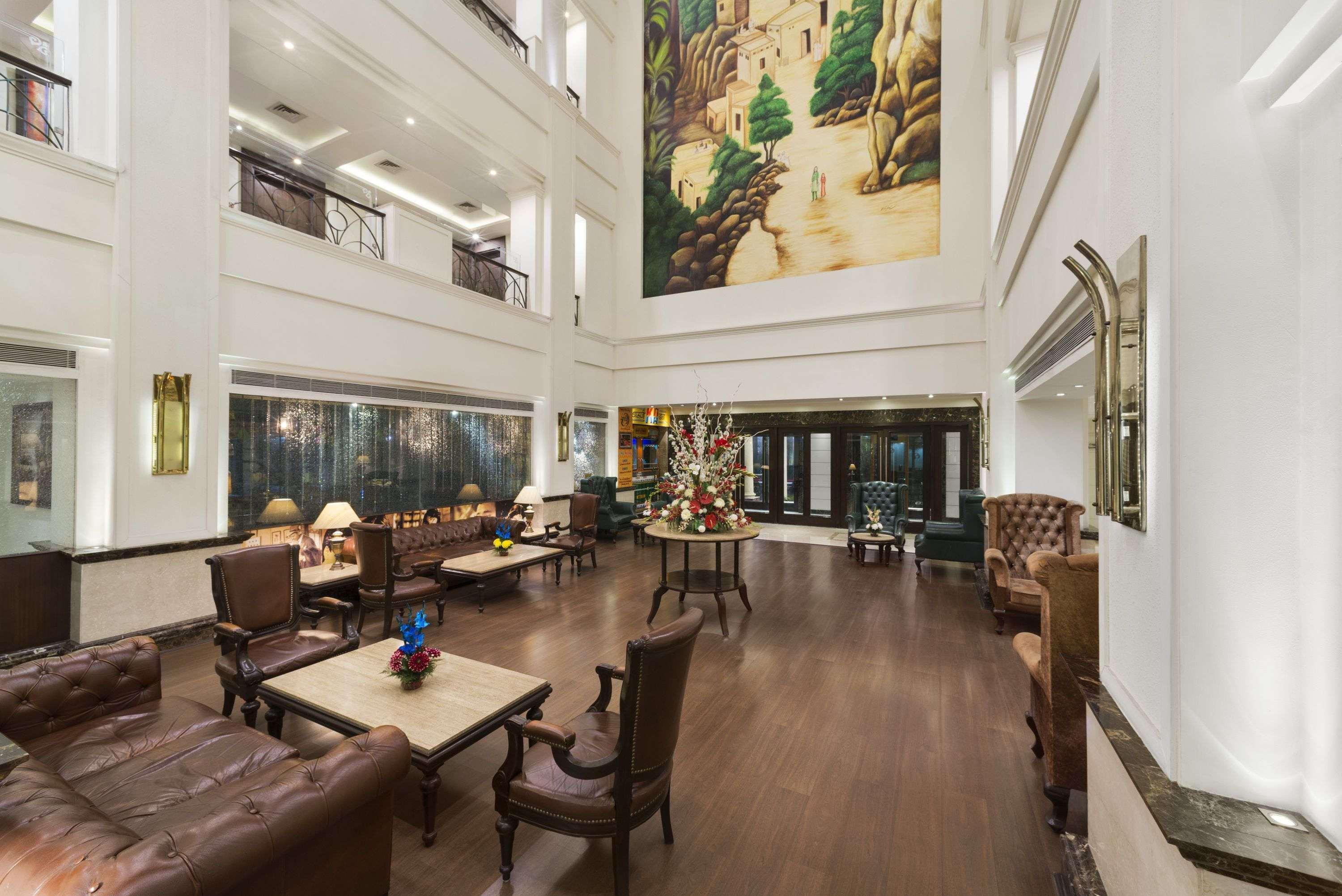 Ramada By Wyndham Jalandhar City Center Exterior foto