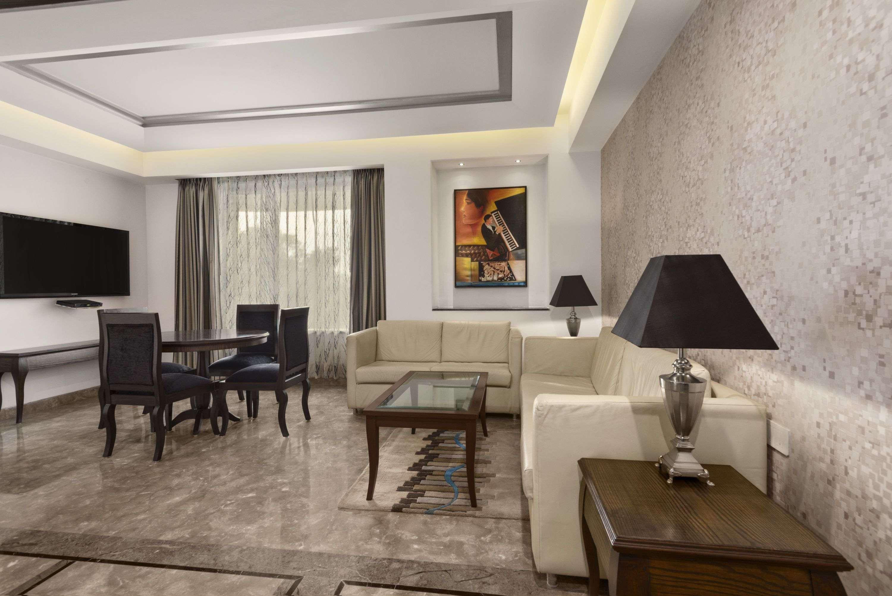 Ramada By Wyndham Jalandhar City Center Exterior foto
