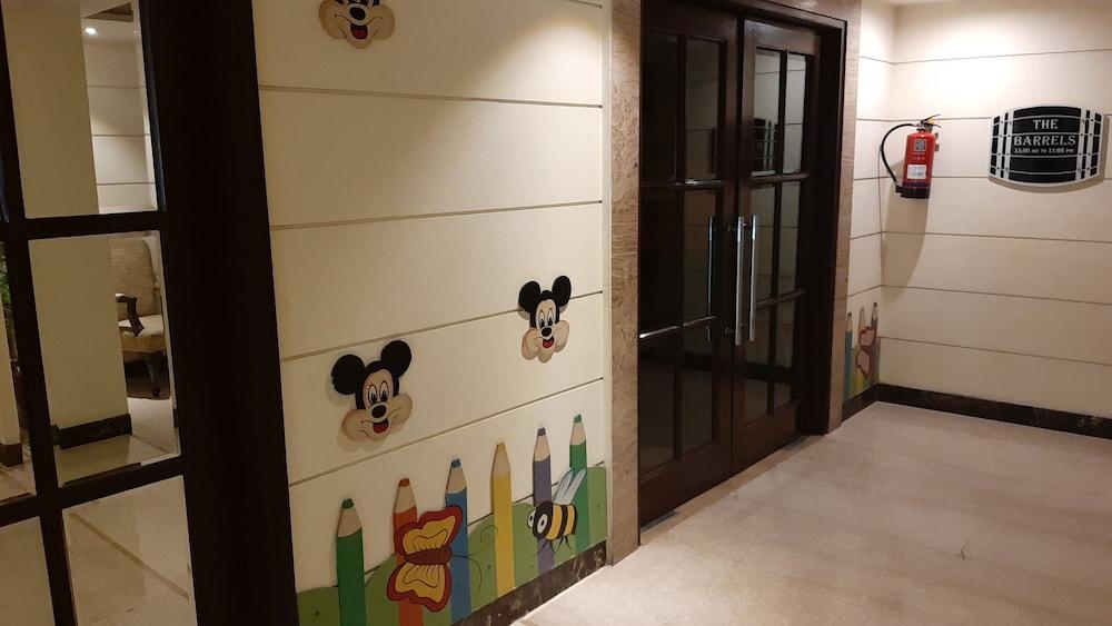 Ramada By Wyndham Jalandhar City Center Exterior foto